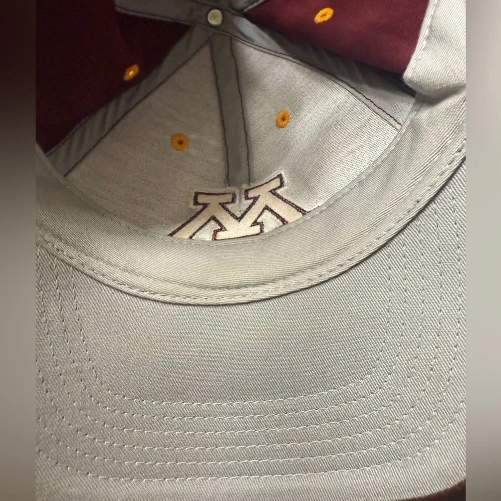 Minnesota Golden Gophers Hat/Cap M Logo Maroon/Gold Captivating Headgear OS